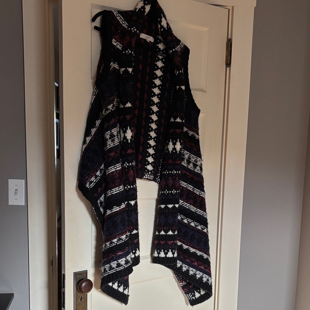 Ann Taylor Loft Black and Red Knit Sweater Wrap